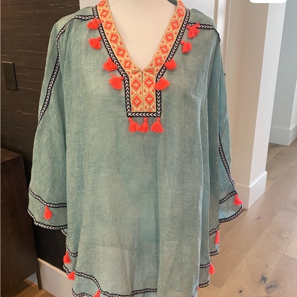 Shiraleah Other - Tassel poncho Swimsuit coverup